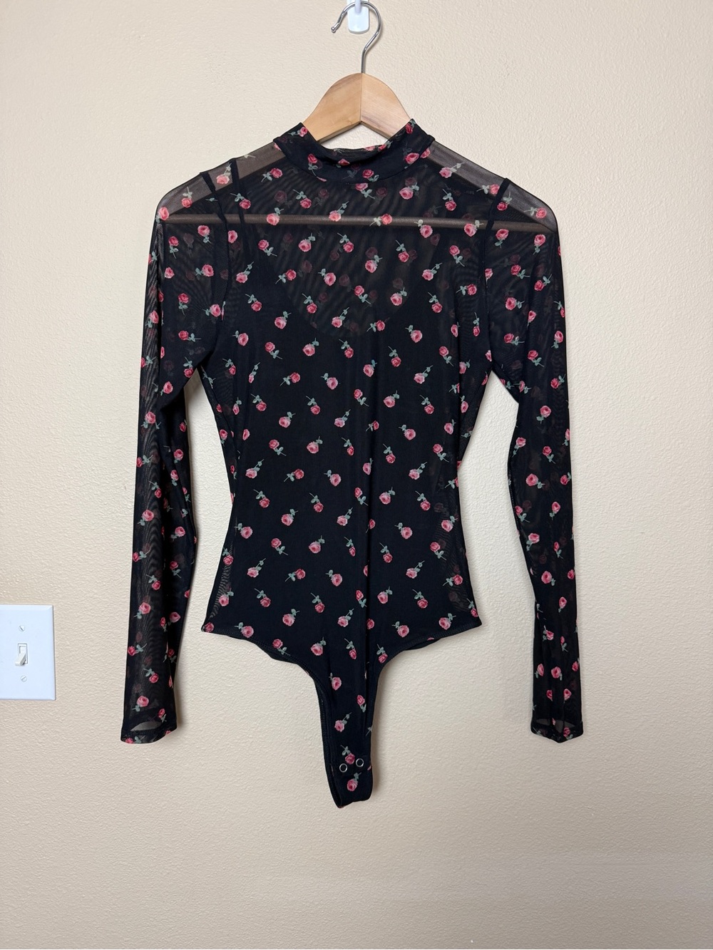 Hollister Sheer Mesh Black Floral Long-Sleeve Bodysuit Size Small